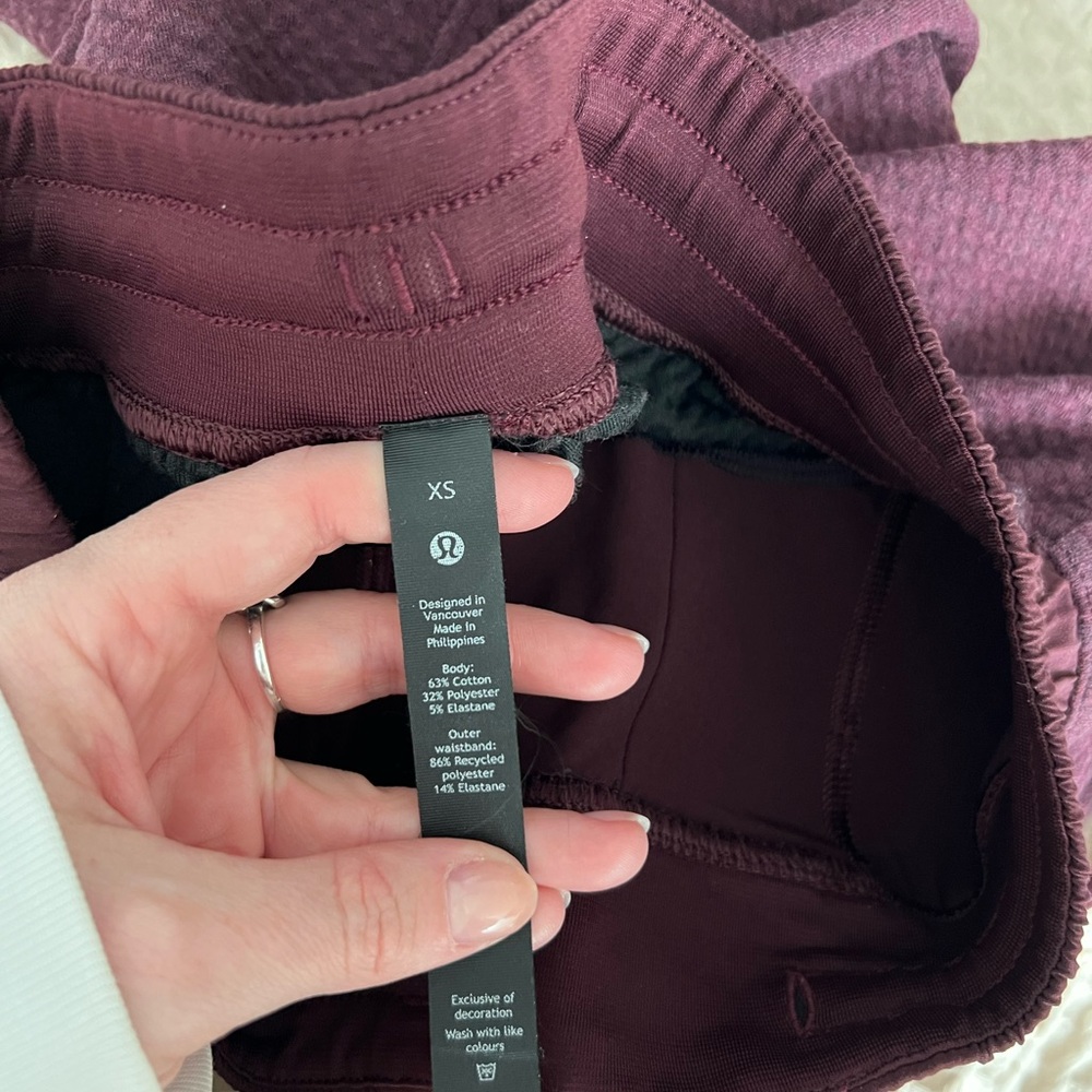 Lululemon Athletica Men’s Joggers - Picture 4 of 4